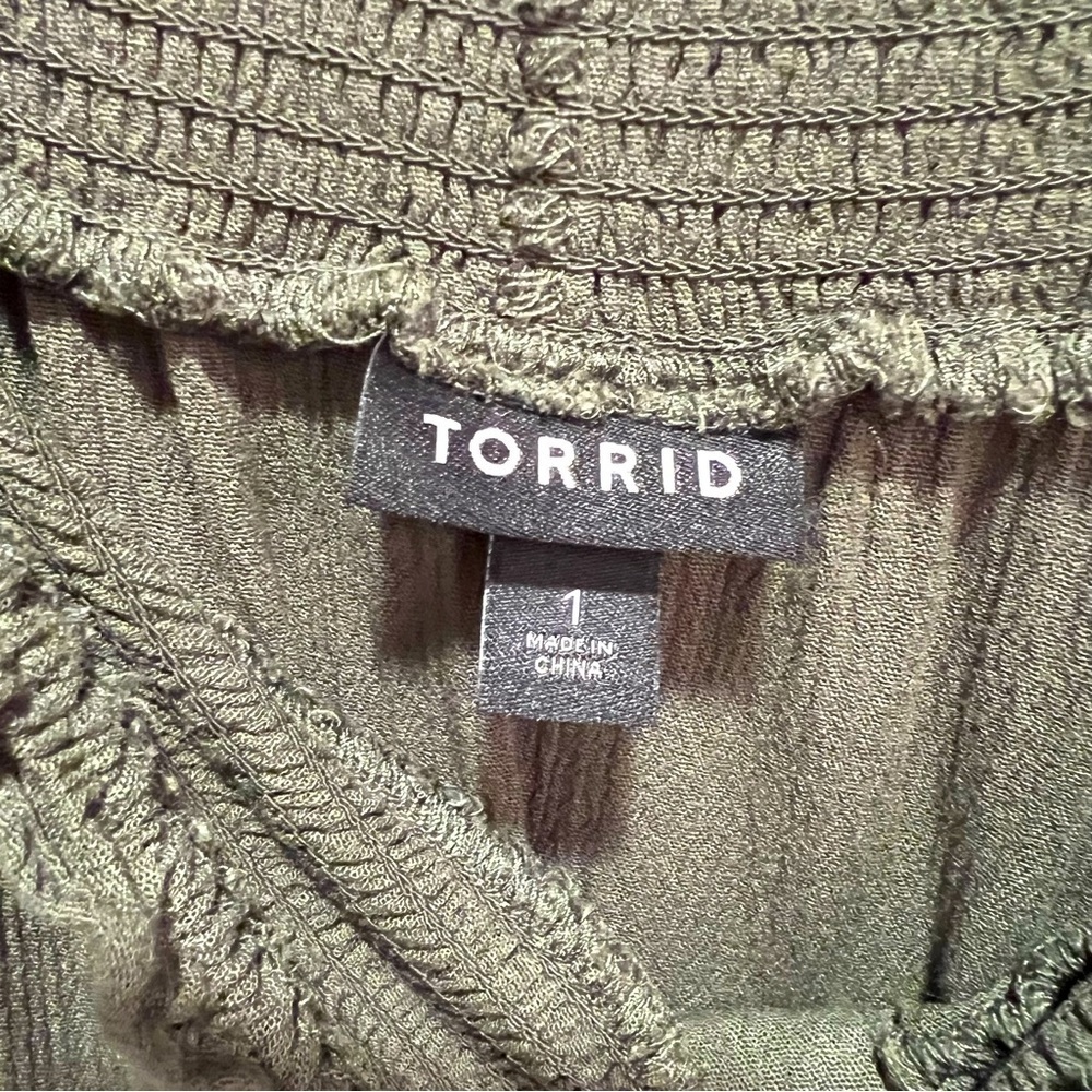 Torrid Smocked Cold-Shoulder Olive Green Rayon Blouse Size 1X - Picture 6 of 7
